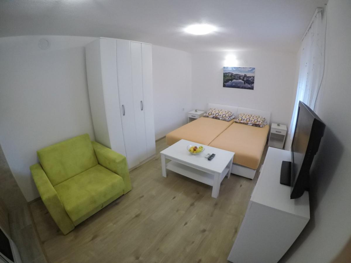 Apartman Hrupjela 트레빈예 외부 사진